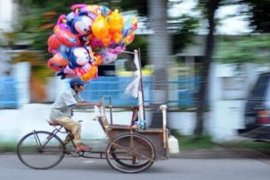 PENJUAL BALON KELILING Page 1 Small