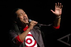 Acil Bimbo, dari musisi sampai pecinta lingkungan