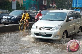 Musim hujan tiba, ini tips untuk mengemudi 