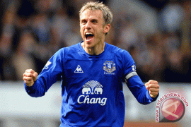 Heitinga tolak pindah dari Everton ke West Ham