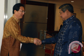 President receives South Korean economic minister