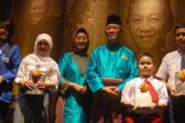 Otobiografi Gubernur Kepri untuk Pelajar