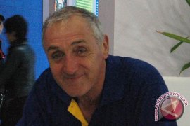 Russ Swift  Pukau Pengunjung IIMS  