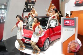 "Broadway Show" Gadis-gadis Cantik di IIMS