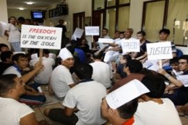 Desak kejelasan Status Imigran