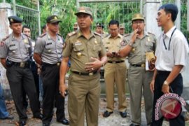 Tim Yustisi Badung Bongkar Dua Tower Indosat