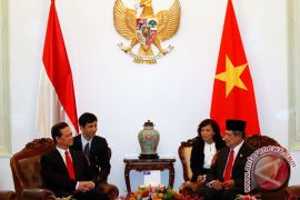 President congratulates pm Nguyen Tan Dung on his reelection