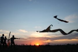 TRADISI LAYANGAN DANDANG