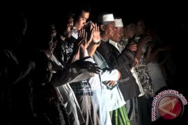 Panduan lengkap tata cara shalat gerhana bulan