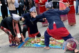 "24 jam Solo menari" peringati tari sedunia