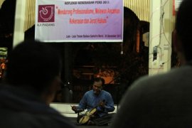 Festival Rabab Pesisir Selatan "Pecahkan" Rekor MURI