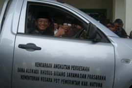 Deputi KPDT Tinjau Produk Minyak Kelapa Natuna