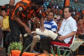 Bantuan Kaki Palsu