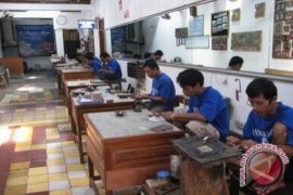 Perajin kecil perak Kotagede siap hadapi liburan 