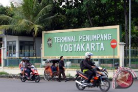  Penumpukan penumpang di Giwangan akibat bus terlambat 