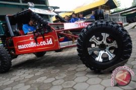 SMK Pamerkan Produknya dari Mobil Hingga Pesawat Terbang