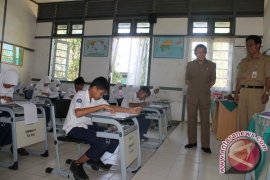 Sekolah Eks RSBI Gagal UN "Online" 