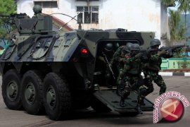 Panglima TNI terima 24 Panser Anoa