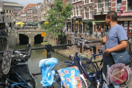 Indonesian students discuss international issues in United Nations model