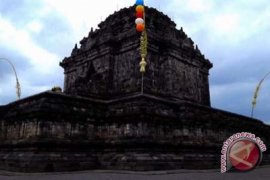 Ribuan umat Buddha ikuti detik-detik Waisak 
