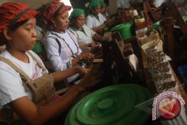 Berhenti Merokok dengan Akupunktur dan Hipnotis 