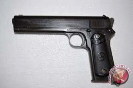 Tertangkap nyabu, sekdes ini juga miliki senjata api