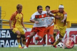 Empat Gol Gonzales Bungkam Gresik United