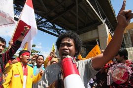 TUNTUT KESEJAHTERAAN KALIMANTAN