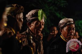 PESTA ADAT VUNJA Page 1 Small