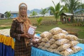 Produk Kerupuk Atom Khas Natuna Terkendala Pemasaran