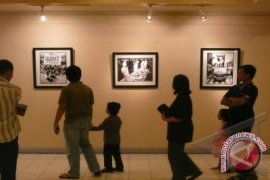 Pelukis Protes Kebijakan Pemkot Palu Lewat Pameran 