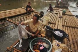 MANFAATKAN SUNGAI CILIWUNG