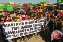 Larangan Truk Masuk Kota Dicabut