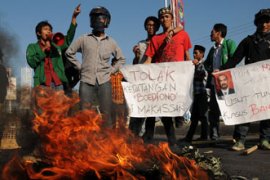 TOLAK KEDATANGAN BOEDIONO