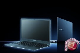 Konsumen Minati Notebook Tipis          