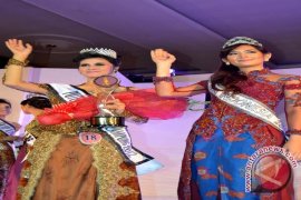 Sisca Indah Pratiwi Putri Indonesia Lampung 2012