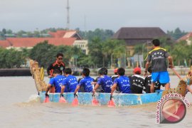 Kubar Juara Perahu Naga Erau 2012