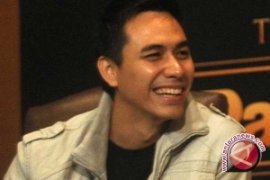 Darius Beli Sepatu Fabregas Rp21 Juta