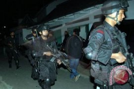 Densus tangkap dua terduga teroris di Poso