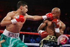 Amir Khan Kembali Raih Juara WBA