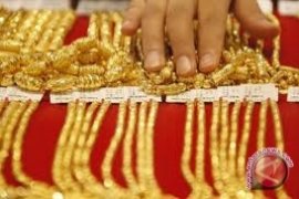 Harga perhiasan emas bergerak naik