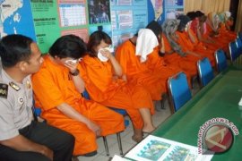 Polisi Ringkus 13 Tersangka Narkoba