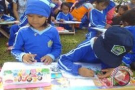 Psikiater: Jangan paksa anak TK bisa membaca