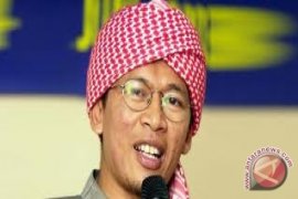 AA gym: prihatin tayangan melecehkan pada komedi sahur  