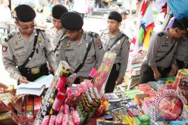 RAZIA PETASAN DAN KEMBANG API