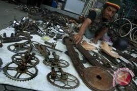 Omzet pedagang klithikan naik 500 persen 