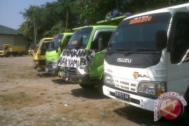 Puluhan Sopir Truk Pontianak Demo Pertamina