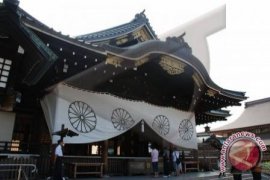 Menteri Jepang Kunjungi Kuil Perang Yasukuni   