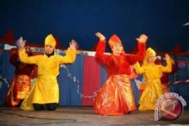 Tari "Dinding Badinding" semarakkan Idul Fitri di London