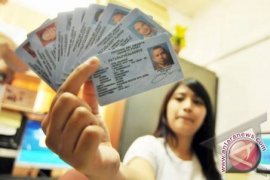 Cetak KTP elektronik terhambat pengadaan tinta